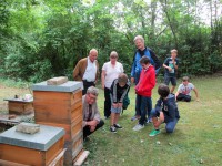 Verabschiedung von Bienen-AG und Übergabe an Imker Hartmann