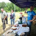 Kuchenstand zur Einweihungsfeier des neuen IBZV-Lehrbienenstands Burgebrach