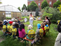 Schulbienen-Unterricht im Garten von Gärnterei Neubauer