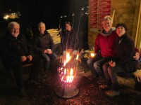 Gäste am BAmbrosiustag 2015 am Feuerkorb