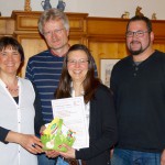 04371-Bienenpatenurkundenuebergabe-Melanie-Schmitt-Baunach