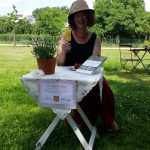 Referentin Dr. Elke Puchtler im Bamberger Bienengarten