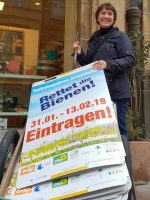 Plakatierung zum Volksbegehren "Artenvielfalt und Naturschönheiten in Bayern erhalten – Rettet die Bienen"
