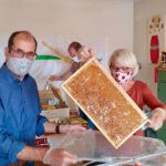 Honigverarbeitung der Sternwart-Ernte 2020