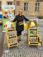 Imkerei Reinhold Burger / Ilona Munique (Bienen-leben-in-Bamberg.de)am Traditionellen Bamberger Honigmarkt am Faschingsdienstag 2024 / Bienen-leben-in-Bamberg.de