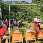 Rupprechtschule Bamberg, 1.-3. Klasse (Lesepatengruppe) in Koop. Carithek/Freiwilligenzentrum zum Schulbienen-Unterricht in der Bienen-InfoWabe, Bienen-leben-in-Bamberg.de