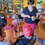 Rupprechtschule Bamberg, 1.-3. Klasse (Lesepatengruppe) in Koop. Carithek/Freiwilligenzentrum zum Schulbienen-Unterricht in der Bienen-InfoWabe, Bienen-leben-in-Bamberg.de