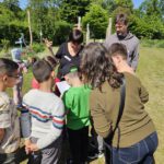 Rupprechtschule Bamberg, 1.-3. Klasse (Lesepatengruppe) in Koop. Carithek/Freiwilligenzentrum zum Schulbienen-Unterricht in der Bienen-InfoWabe, Bienen-leben-in-Bamberg.de