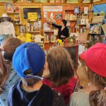 Rupprecht-Grundschule Bamberg, Klasse 2b zum Schulbienen-Unterricht / Schulbienenführung in der Bienen-InfoWabe, Bienen-leben-in-Bamberg.de