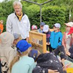 Rupprecht-Grundschule Bamberg, Klasse 2b zum Schulbienen-Unterricht / Schulbienenführung in der Bienen-InfoWabe, Bienen-leben-in-Bamberg.de