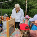 Rupprecht-Grundschule Bamberg, Klasse 2b zum Schulbienen-Unterricht / Schulbienenführung in der Bienen-InfoWabe, Bienen-leben-in-Bamberg.de
