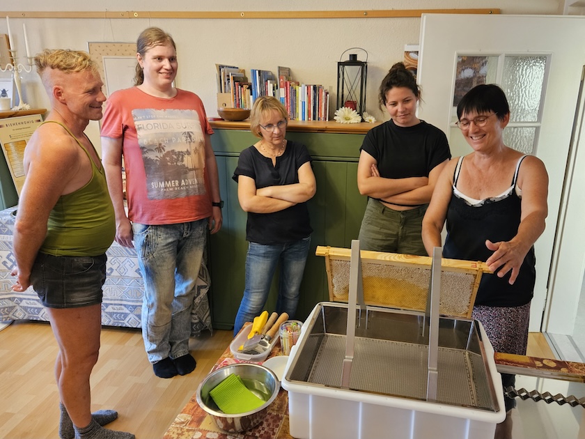 Honigverarbeitung Bughof (AK25, Modul 8, Imkerkurs für Anfänger von Bienen-leben-in-Bamberg.de)