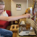 Verarbeitung der Honigernte Bienenweg 2025, Sondertermin Honigernte- und Schleudertage (Bienen-leben-in-Bamberg.de)