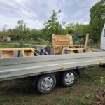 Installation der Sitzbänke im Bamberger Bienengarten an der Blasenesche am 04.09.2025 (Ausführung: Klara und Thomas Gröhling)