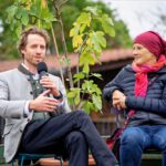 Podiumsdiskussionsbeitrag Sebastian Martins Niedermaier anlässlich "Das etwas andere Erntedankfest" am 12.10.2025 in der Bio-Gärtnerei Niedermaier mit Gastgeber KEB, Katholische Erwachsenenbildung BA-FO-ERH, Foto: Heinrich Kolb, Bamberg