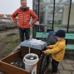 Einzug Bienenvolk von Bienen-leben-in-Bamberg.de zur Bio-Gärtnerei Niedermaier