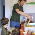 Honigverarbeitung des Bamberger Lagenhonig vom Standort "Bio-Gärtnerei" mit Familie Niedermaier