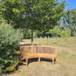 Neue Gartenbank / Sitzbank im Bamberger Bienengarten